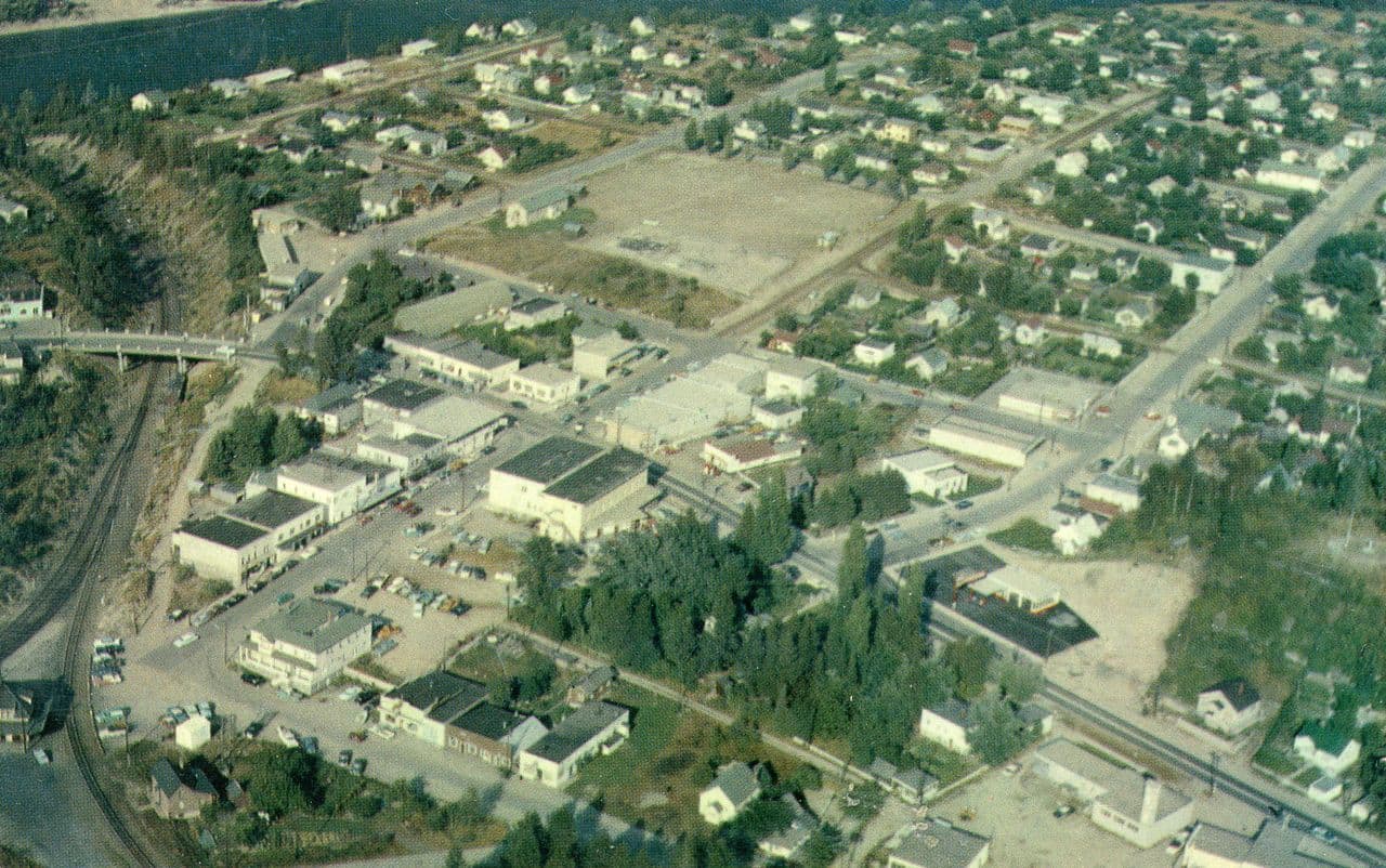 Aerial view of Castlegar, 1960